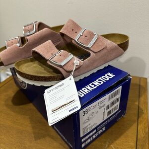 NWT Birkenstock Arizona sandals